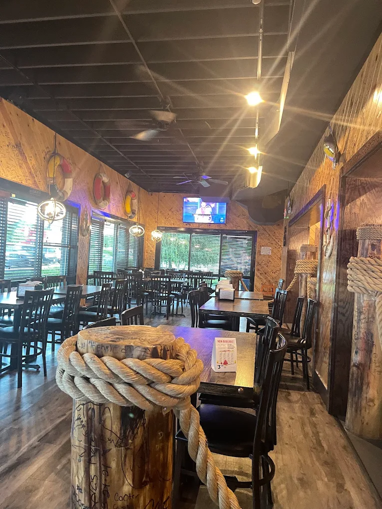 Storming Crab Louisville Dining Area